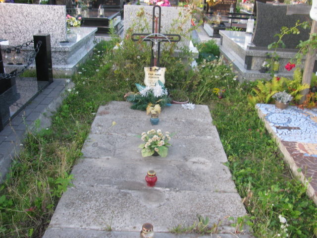 Grób Dariusz Purwin