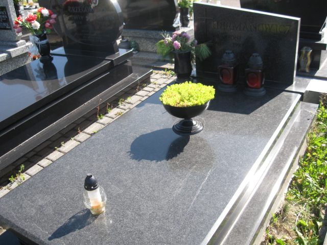 Grób Bronisława Hermanowicz