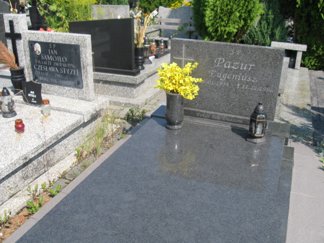 Grób Helena Pazur