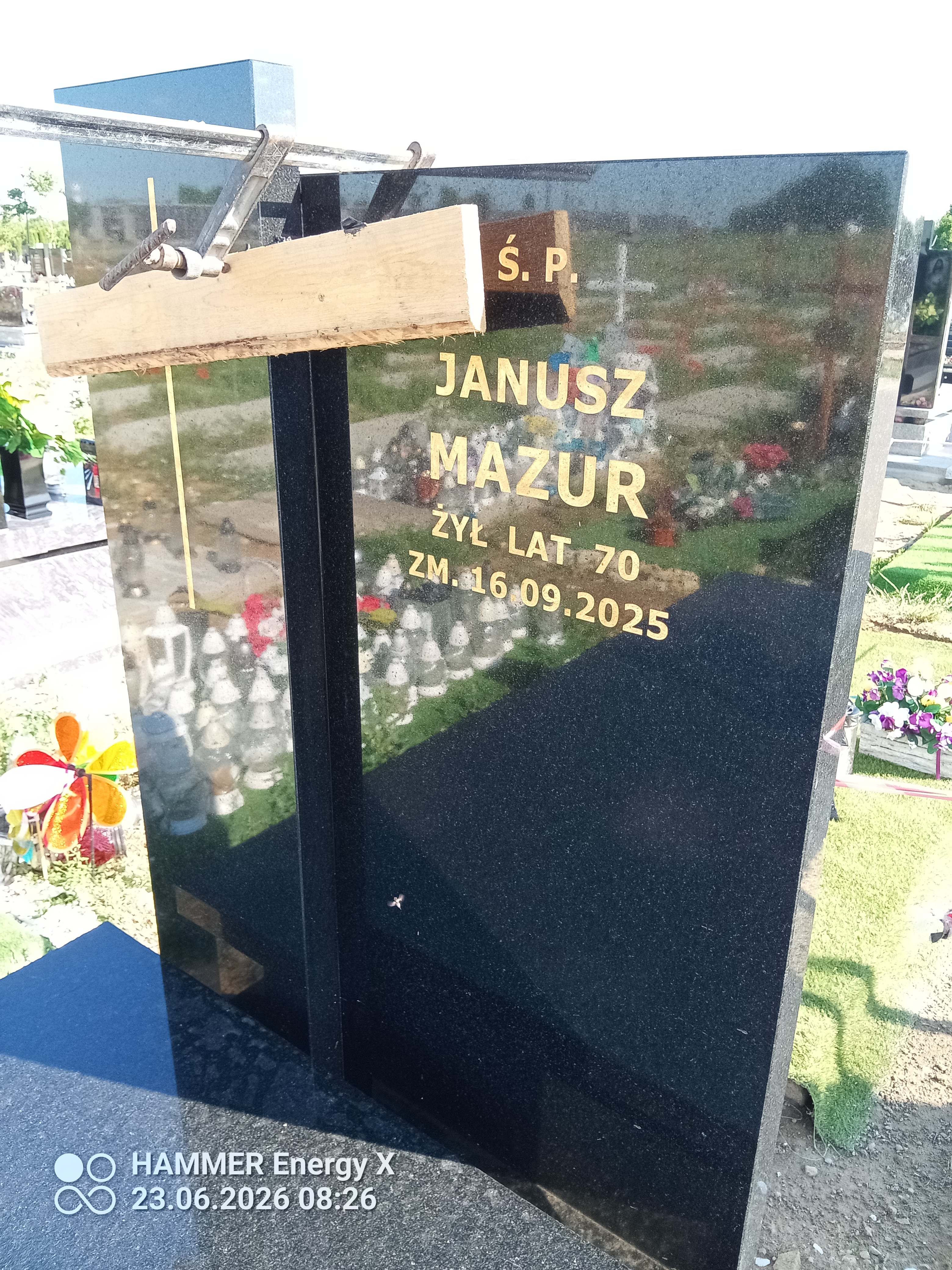 Grób Janusz Mazur
